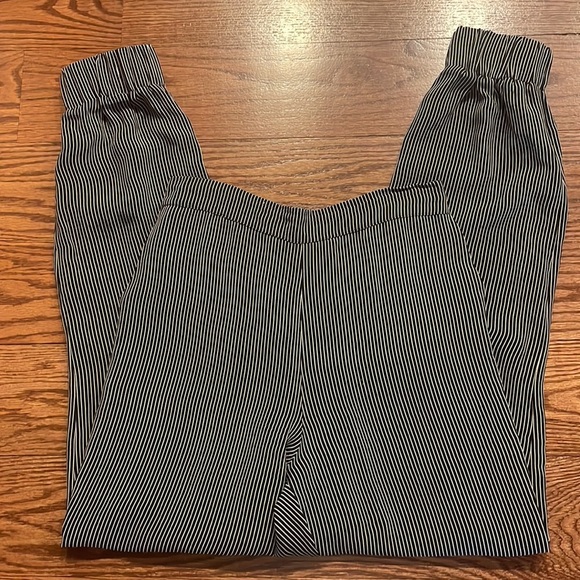 IOANNA KOURBELA basic slight ballon silhouette pants elasticized cuffs pull on S - Picture 3 of 14